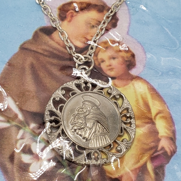 St. Anthony Religious Medallion with Chain - Picture 3 of 3
